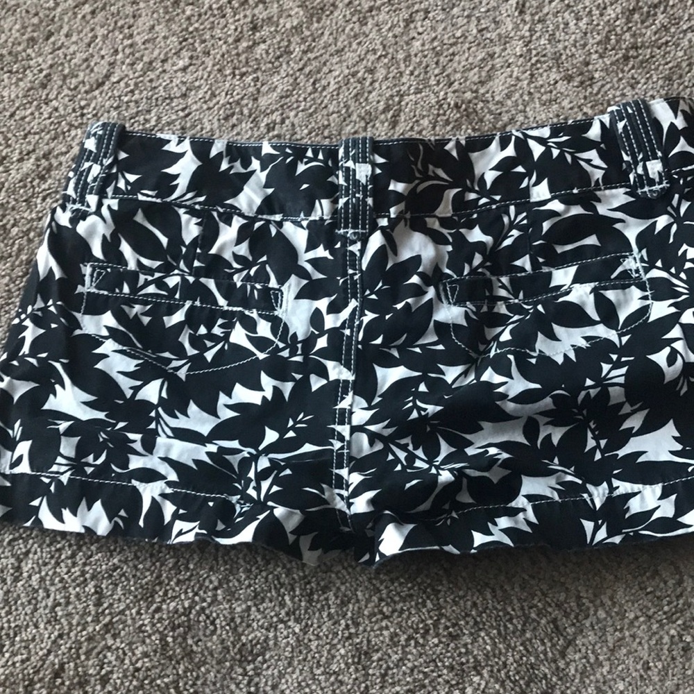 NWOT Express floral shorts - Picture 2 of 3